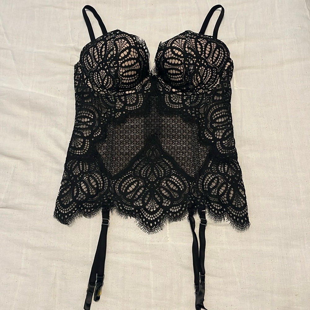 Victoria’s Secret Black Eyelash Lace Bustier Corset Garter Lingerie Top